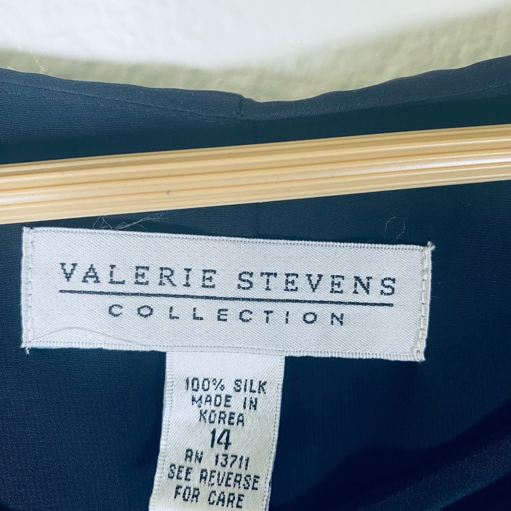 Elegant Valerie Stevens Silk Dress - Size 14 - Picture 7 of 13